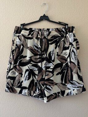 Women's Summer Shorts Size XL Floral Flowy